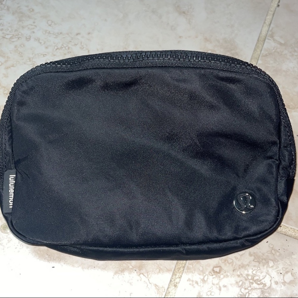 Lululemon belt bag